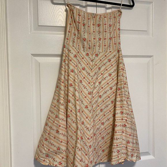 Vintage Style A-Line Strapless Dress (Peach Floral) - Picture 2 of 4